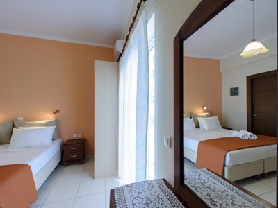 ΕΝΟΙΚΙΑΖΟΜΕΝΑ ΔΩΜΑΤΙΑ ΠΑΡΓΑ 004